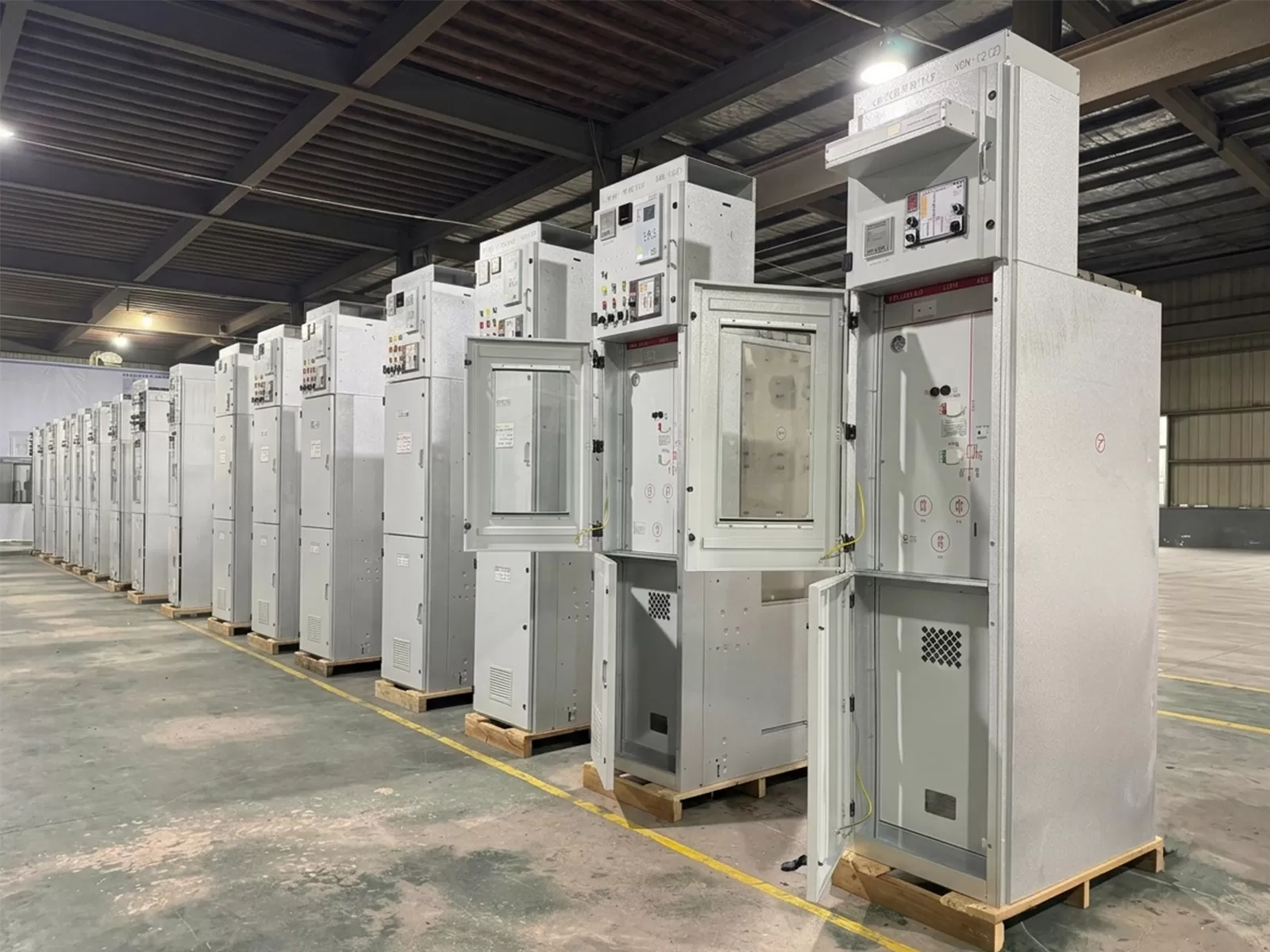 How to Select MV Air Insulated Metering & Service Entrance Cabinet? 